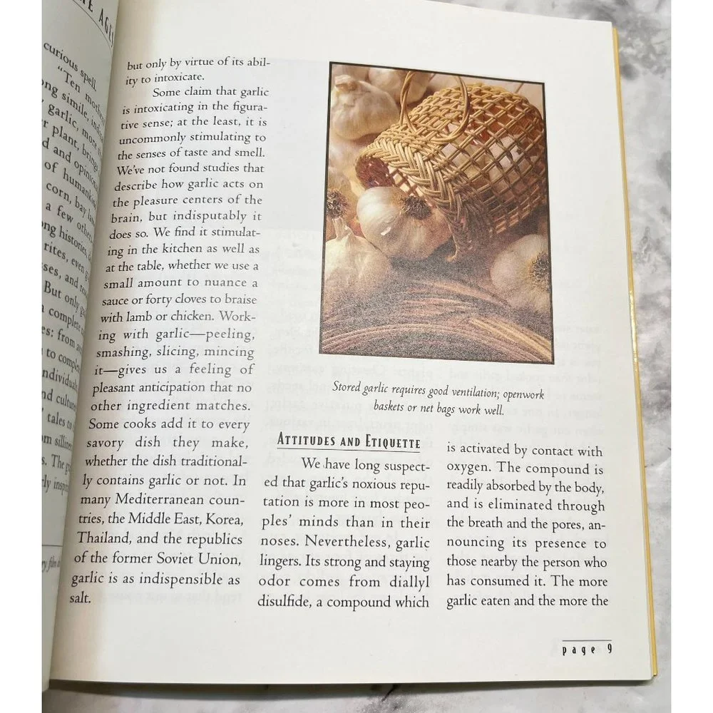Garlic Book A Garland of Simple Savory Robust Recipes Cookbook Susan Belsinger